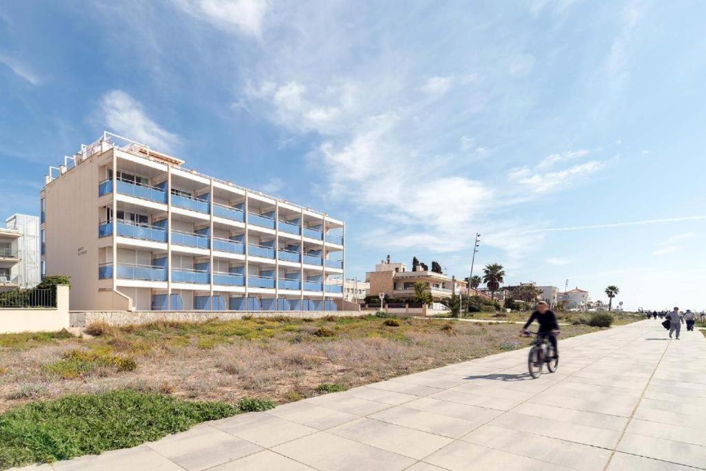 Apartamentos Denis Castelldefels Exteriör bild