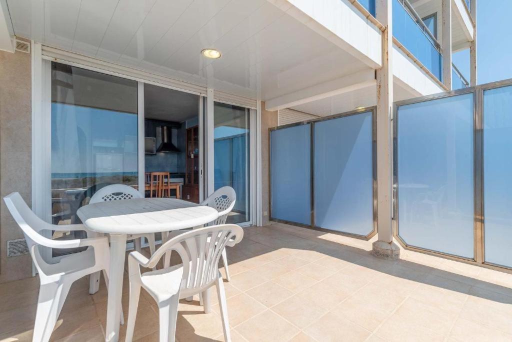 Apartamentos Denis Castelldefels Exteriör bild