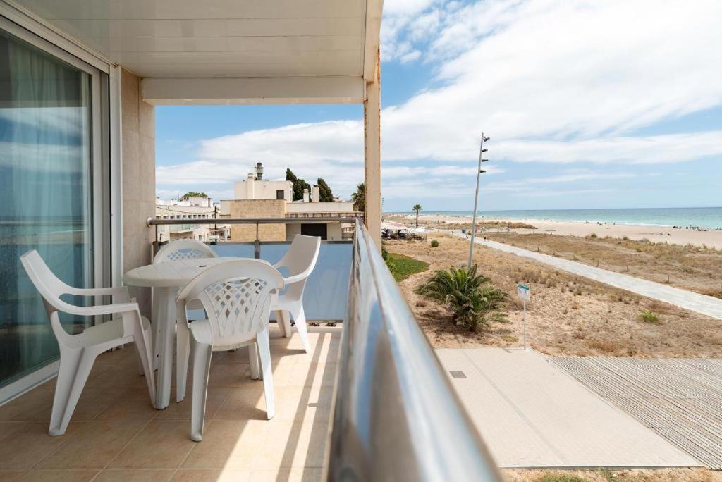Apartamentos Denis Castelldefels Exteriör bild