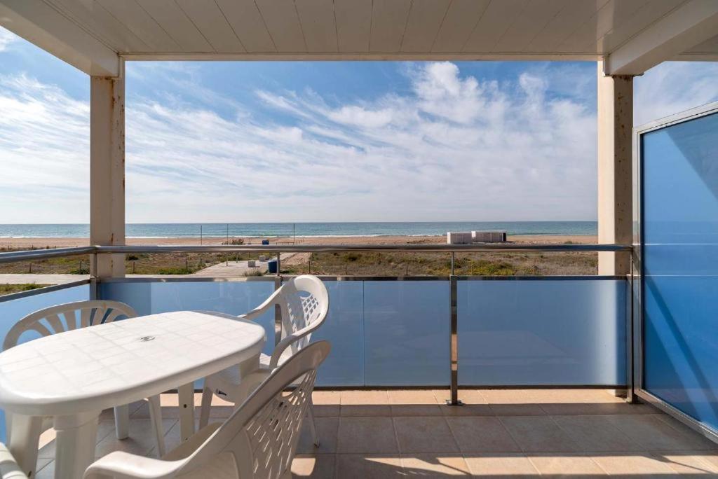 Apartamentos Denis Castelldefels Exteriör bild