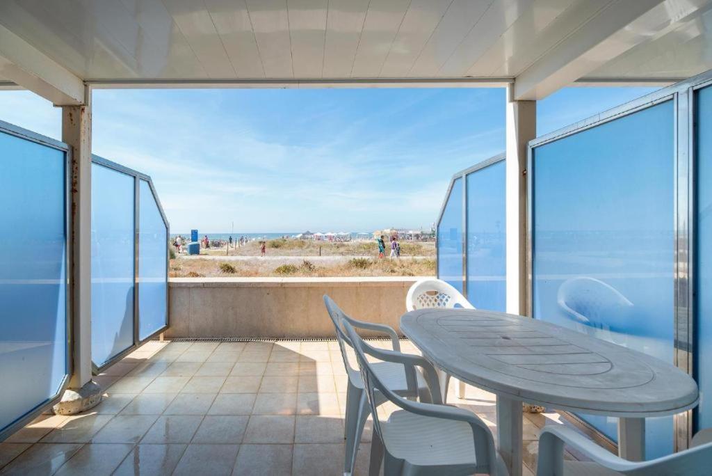 Apartamentos Denis Castelldefels Exteriör bild