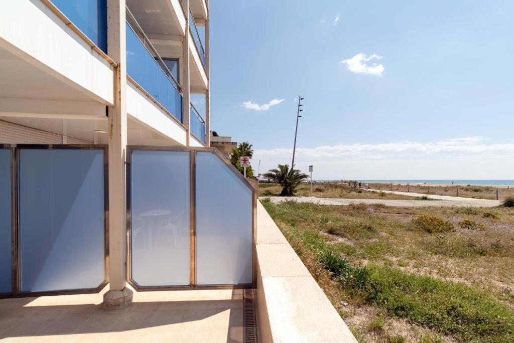 Apartamentos Denis Castelldefels Exteriör bild