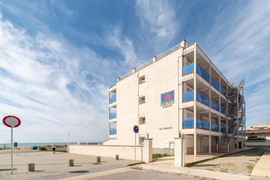 Apartamentos Denis Castelldefels Exteriör bild