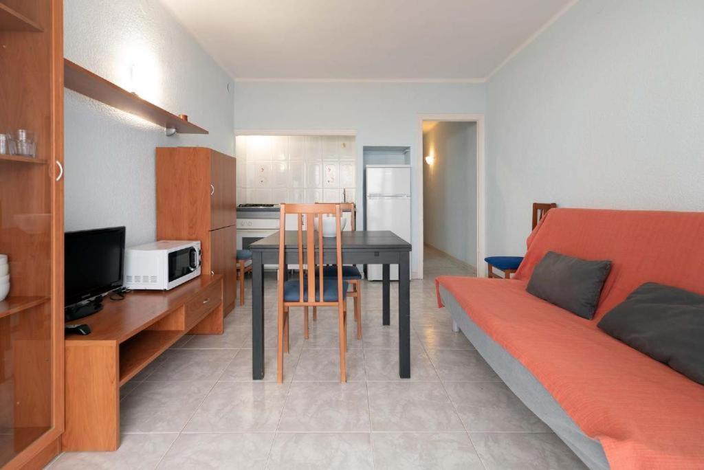 Apartamentos Denis Castelldefels Exteriör bild
